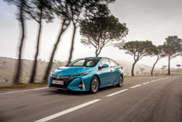 Toyota-Prius-PHEV3