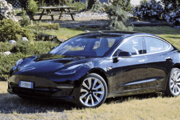 Tesla Model 3 (1)