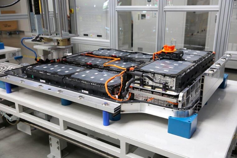 vérifier batterie de voiture électrique