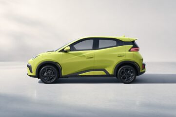 BYD Dolphin de profil