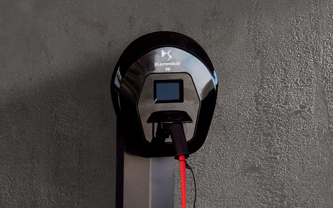 Borne de recharge DS Automobiles wallbox domicile véhicule électrique
