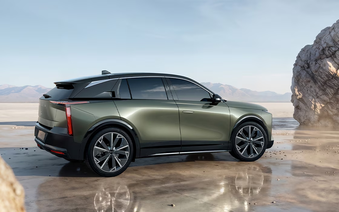 DS N°7 E-Tense SUV électrique profil arrière feux LED