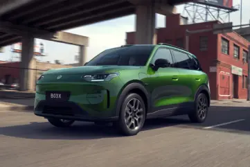 LEAPMOTOR B03X vue de coté