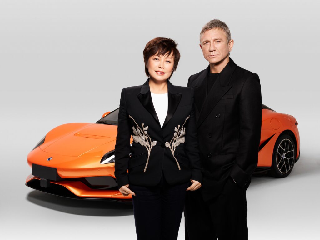 Stella Li et Daniel Craig BYD