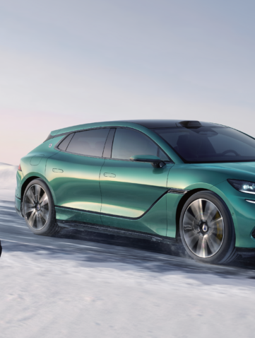 Daniel Craig et la DENZA Z9GT