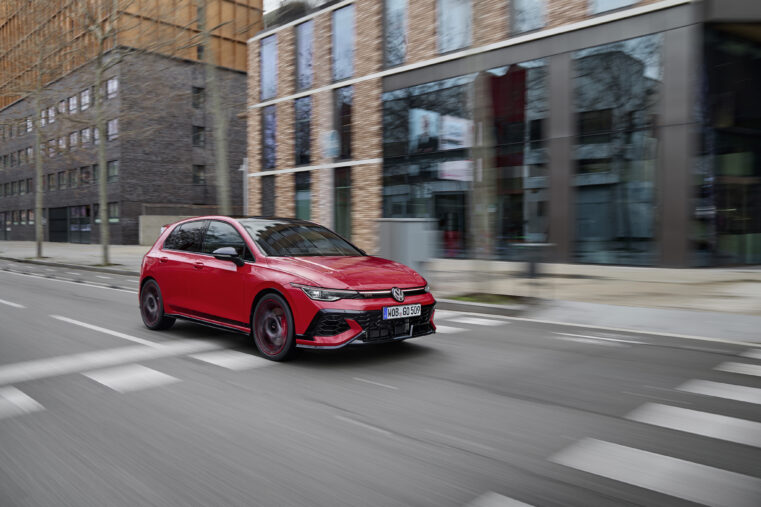 Volkswagen Golf GTI EDITION 50 en ville