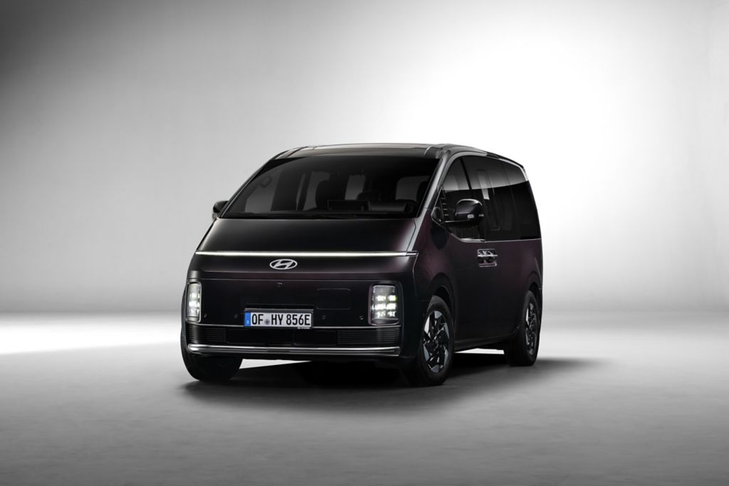 Hyundai STARIA Electric de face avec signature lumineuse LED futuriste