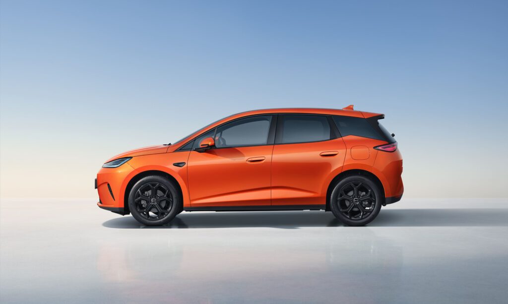 BYD Dolphin G DM-i 2026 coloris orange lancement Europe segment B