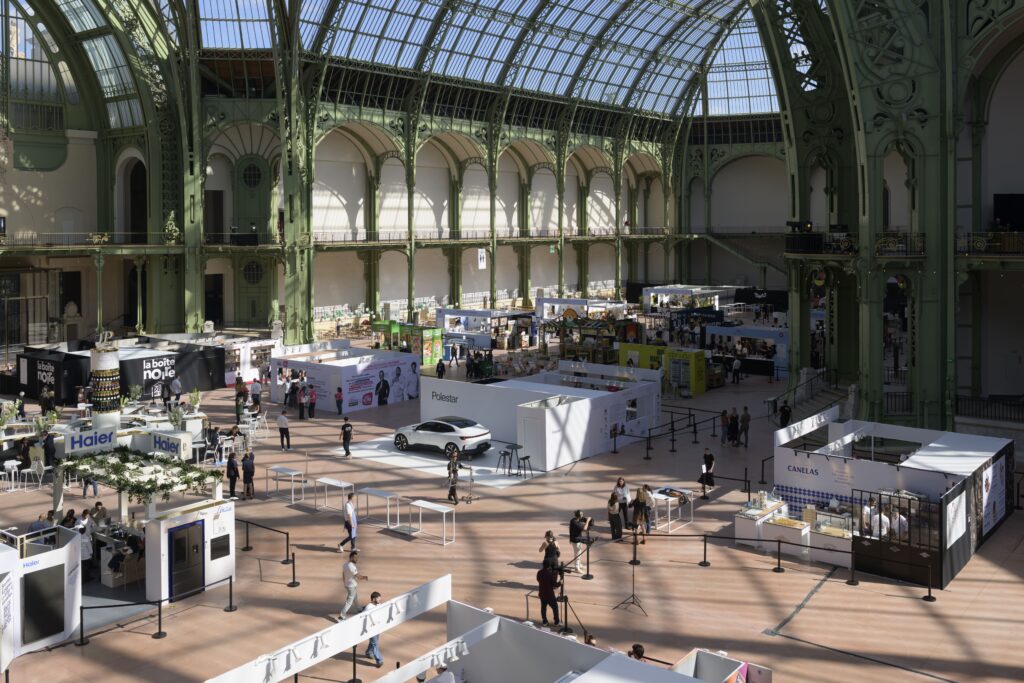 Vue intérieure de Taste of Paris 2026 avec l’espace Polestar au Grand Palais