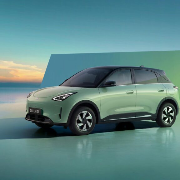 Geely E2