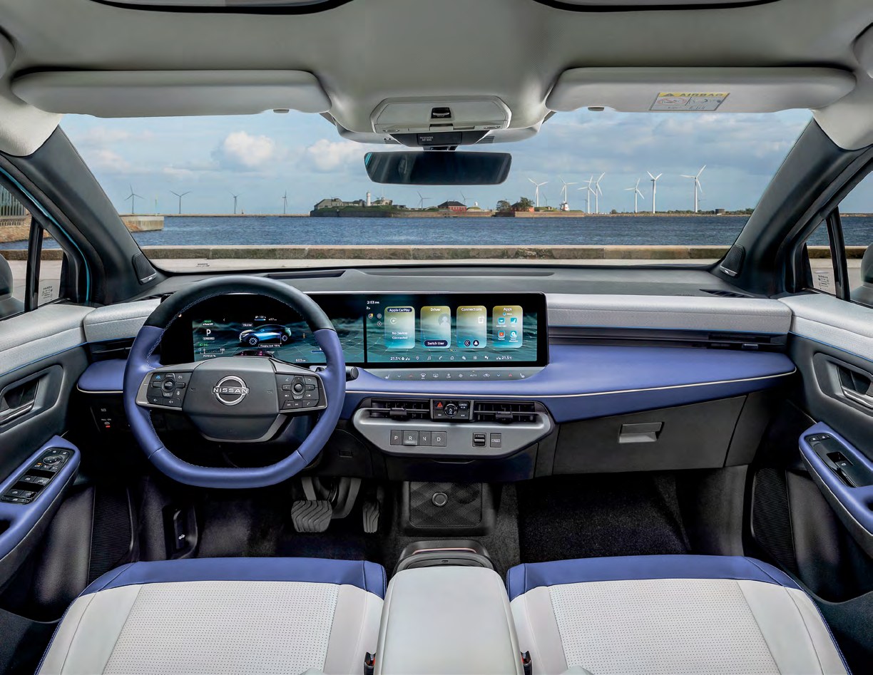 Planche de bord de la Nissan Leaf et ses deux écrans