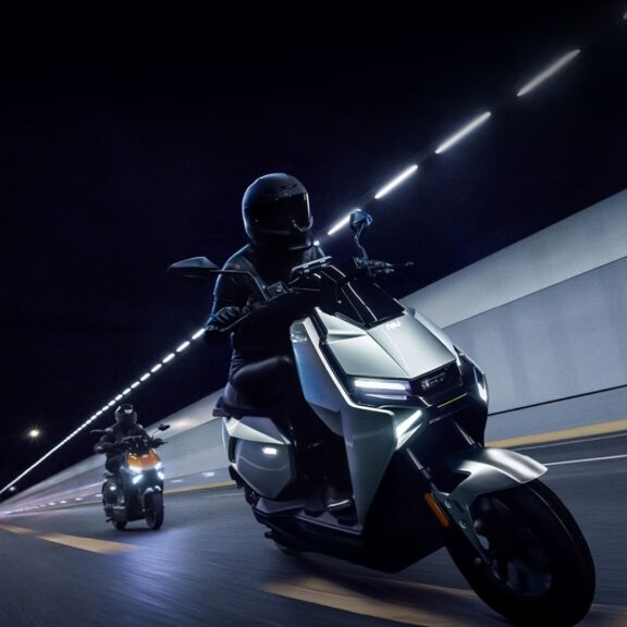 NIU FQiX 300 scooter electrique urbain L3e 80 km h