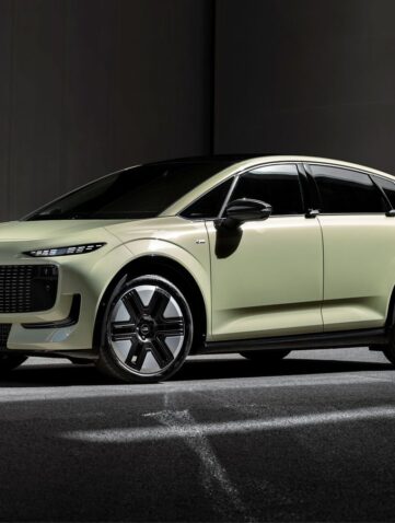Audi A2 e-tron 2026 vue trois quarts avant, teinte Pistachio green